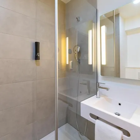 Hotel Bourg-en-bresse 2*