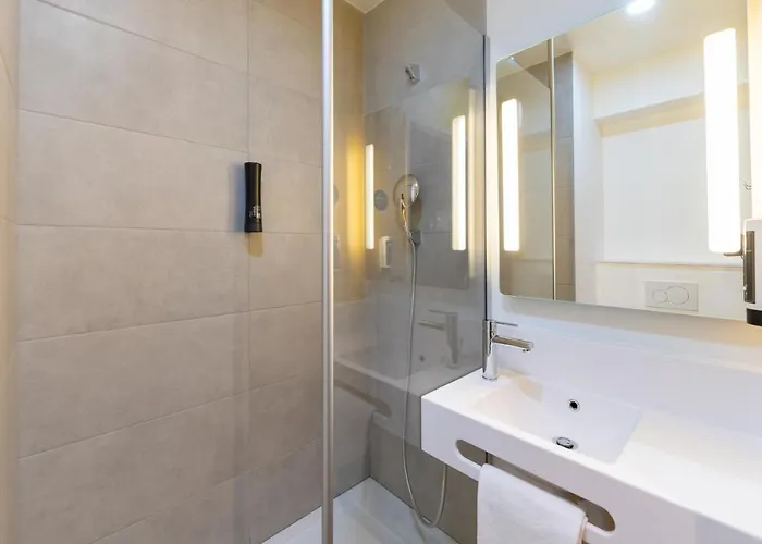 Hotel Bourg-en-bresse 2*